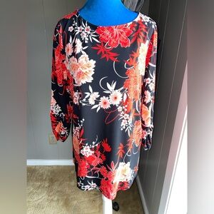 Susan Graver Floral women’s Top.